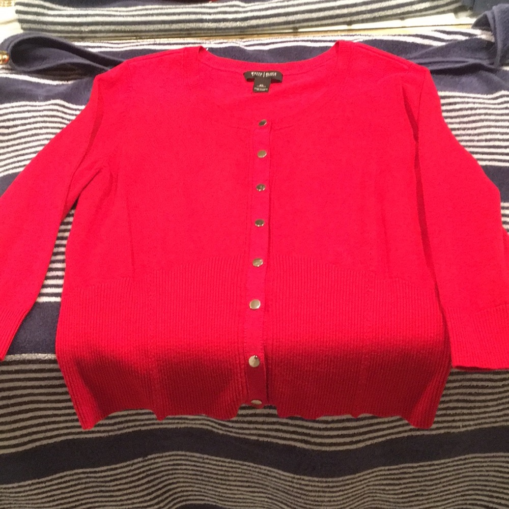 White House black market red 8 button cardigan